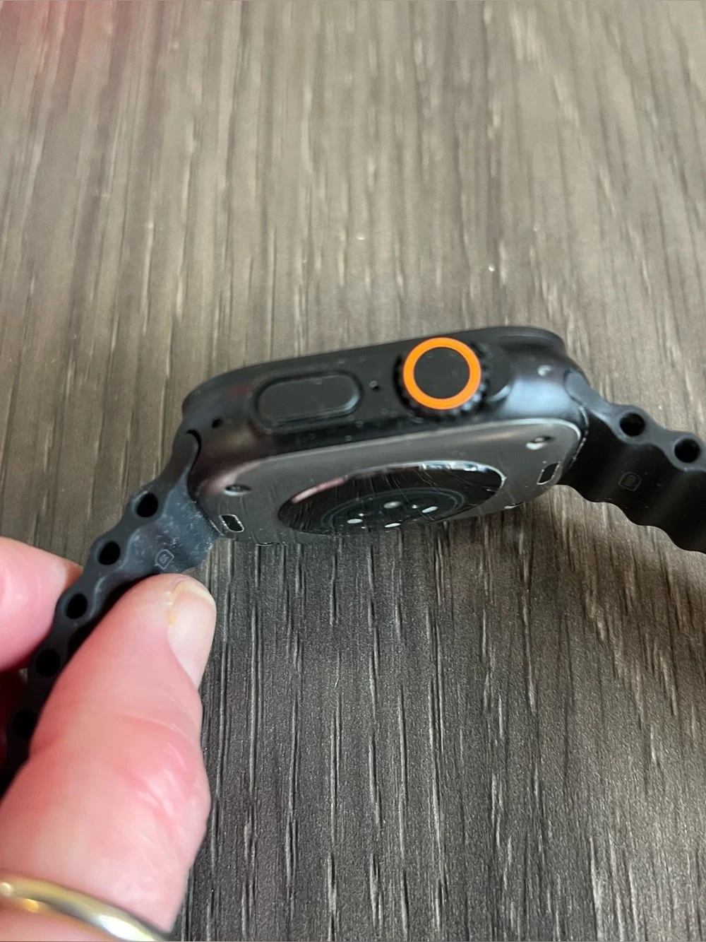 Apple Watch SE in Black with Black Sport Band